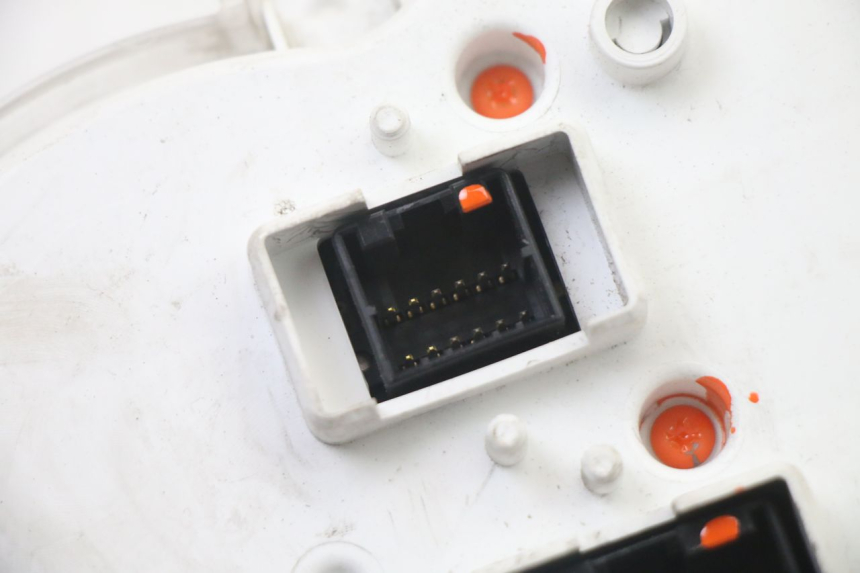 photo de CUENTA KILÓMETROS PIAGGIO MP3 LT 400 (2007 - 2012) - Marcados y referencias originales