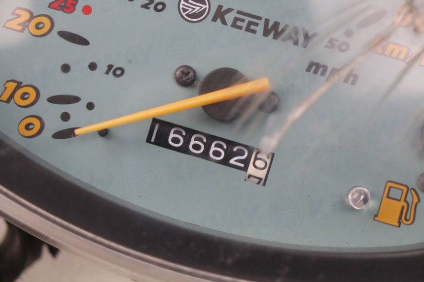 photo de VELOCIMETRO KEEWAY PIXEL 50 (2008 - 2011) - Zoom sobre los componentes