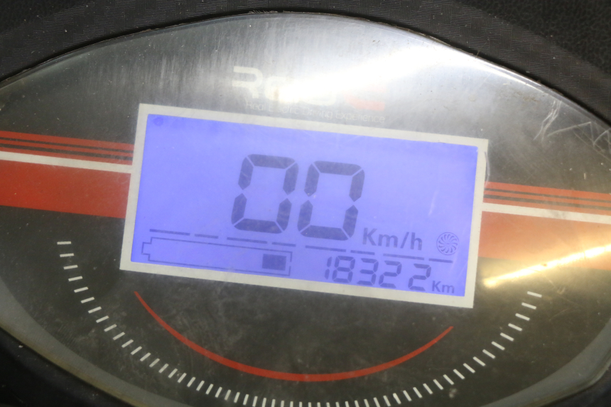 photo de CUENTA KILÓMETROS RED ELECTRIC RED E PRO 1 (2017 - 2019) - Detalles de los puntos de fijación