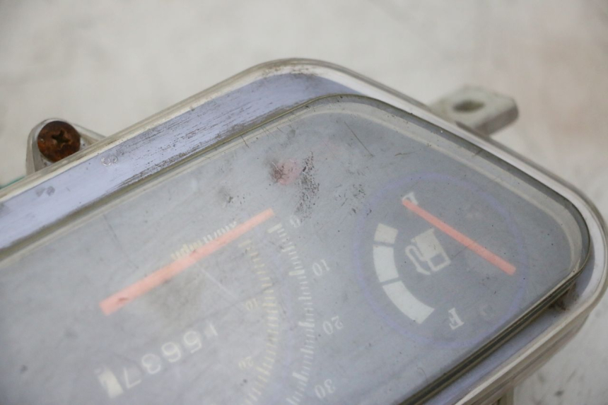 photo de CUENTA KILÓMETROS TNT MOTOR ROMA 10' 2T 50 (2011 - 2018) - Zoom estado de uso