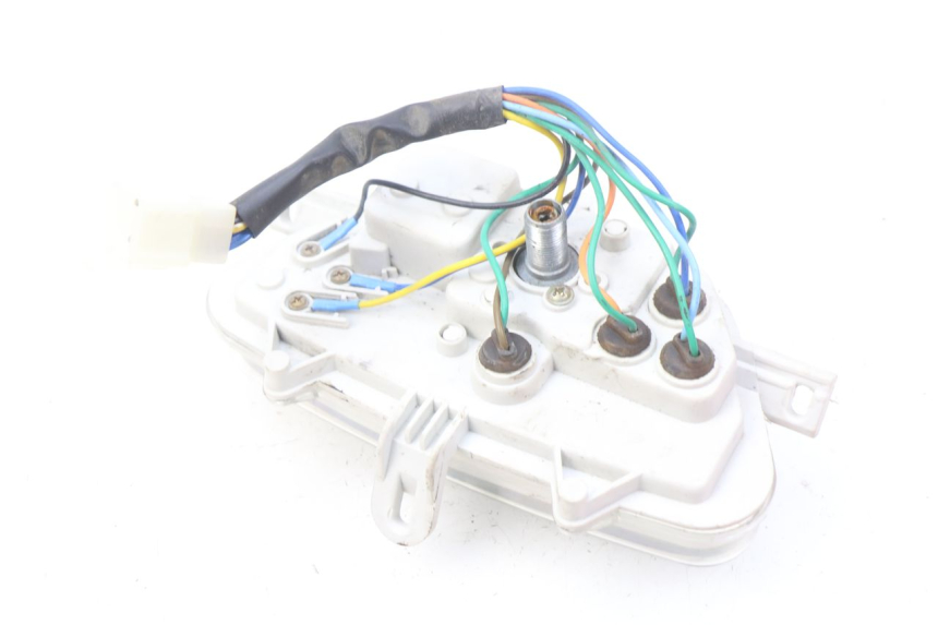 photo de CUENTA KILÓMETROS TNT MOTOR ROMA 10' 4T 50 (2007 - 2018) - Detalles de los puntos de fijación