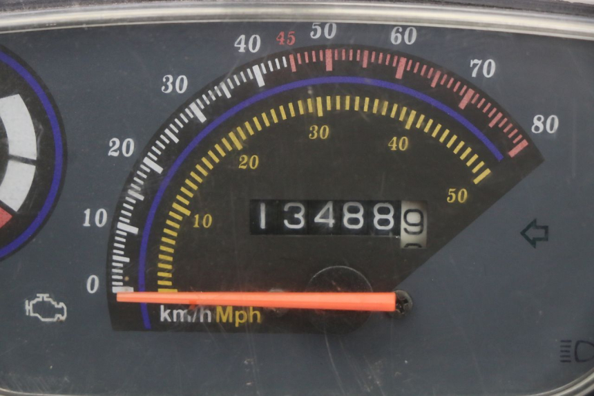 photo de CUENTA KILÓMETROS TNT MOTOR ROMA 10' 4T 50 (2019 - 2022) - Zoom estado de uso