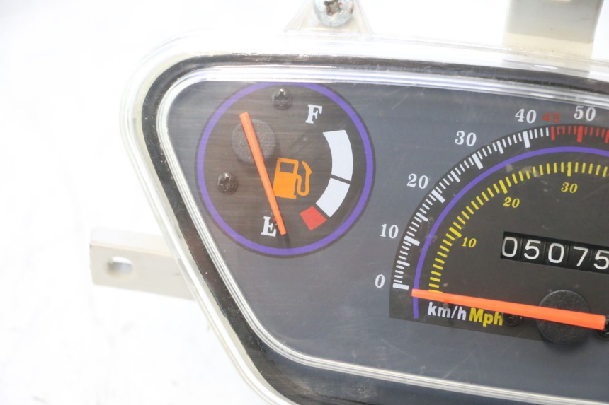 photo de CUENTA KILÓMETROS TNT MOTOR ROMA 10' 4T 50 (2007 - 2018) - Estado de la superficie y material