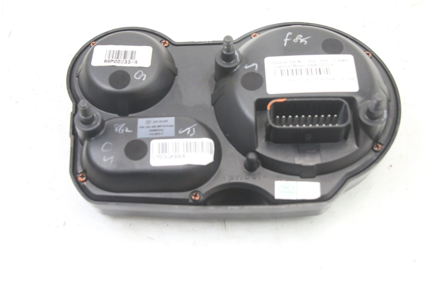 photo de VELOCIMETRO ROYAL ENFIELD HYMALAYAN 410 (2016 - 2023) - Estado de la superficie y material