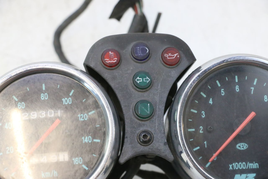 photo de VELOCIMETRO MZ RT 125 (2000 - 2008) - Detalles de los puntos de fijación