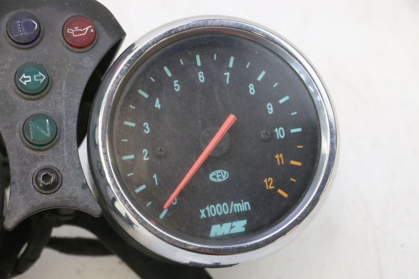 photo de VELOCIMETRO MZ RT 125 (2000 - 2008) - Estado de la superficie y material