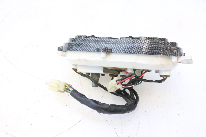 photo de CUENTA KILÓMETROS KEEWAY RY6 2T 50 (2011 - 2019) - Detalles de los puntos de fijación