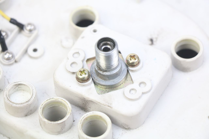 photo de CUENTA KILÓMETROS JM MOTORS SANTANA 50 (2014 - 2023) - Detalles de los puntos de fijación