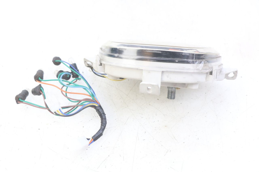 photo de CUENTA KILÓMETROS JM MOTORS SANTANA 50 (2014 - 2023) - Estado de la superficie y material