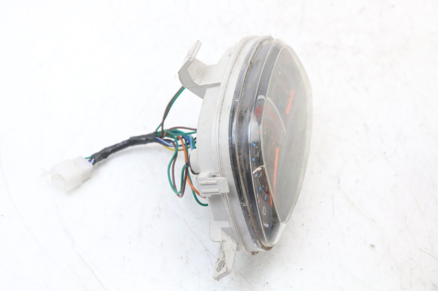 photo de CUENTA KILÓMETROS JM MOTORS SANTANA 50 (2014 - 2023) - Detalles de los puntos de fijación