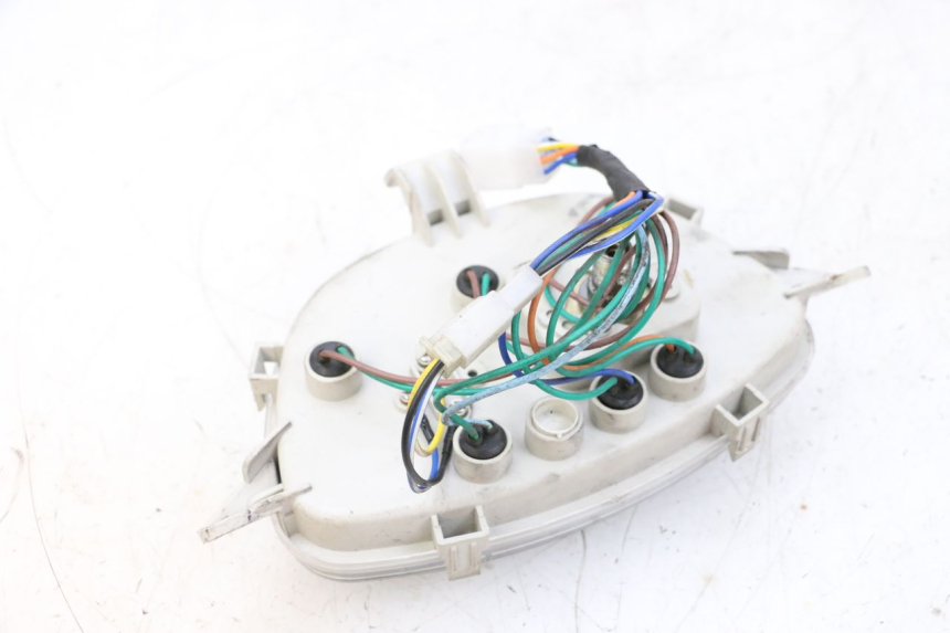 photo de CUENTA KILÓMETROS JM MOTORS SANTANA 50 (2014 - 2023) - Detalles de los puntos de fijación