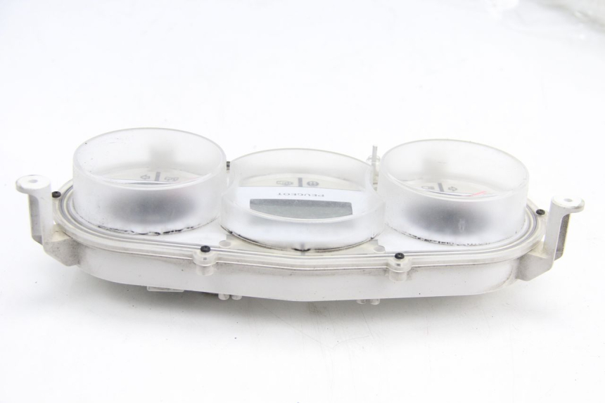 photo de CUENTA KILÓMETROS PEUGEOT SATELIS 125 (2006 - 2009) - Detalle de la pieza