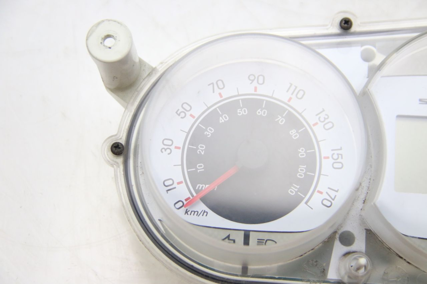 photo de CUENTA KILÓMETROS PEUGEOT SATELIS 125 (2006 - 2009) - Zoom estado de uso