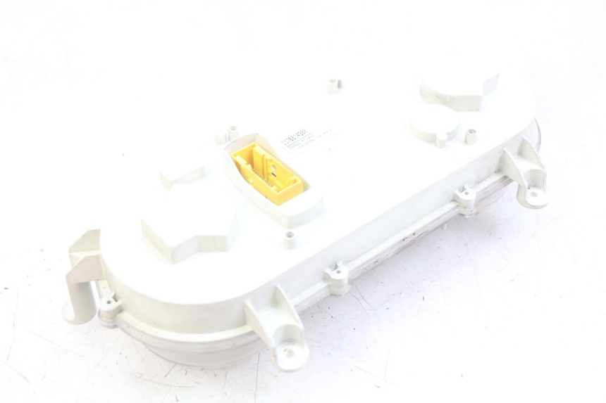 photo de CUENTA KILÓMETROS PEUGEOT SATELIS 125 (2010 - 2012) - Detalles de los puntos de fijación