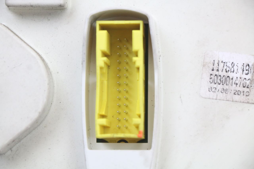 photo de CUENTA KILÓMETROS PEUGEOT SATELIS 125 (2010 - 2012) - Estado de la superficie y material