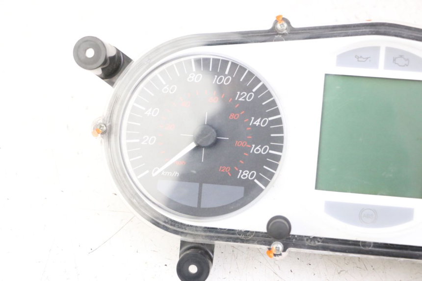 photo de VELOCIMETRO PEUGEOT SATELIS 125 (2013 - 2018) - Características distintivas