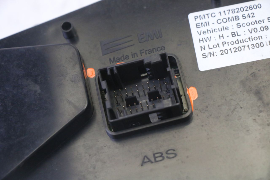 photo de CUENTA KILÓMETROS PEUGEOT SATELIS 125 (2010 - 2012) - Otra vista del artículo