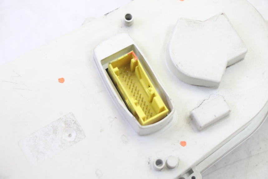 photo de CUENTA KILÓMETROS PEUGEOT SATELIS 125 (2006 - 2009) - Otra vista del artículo