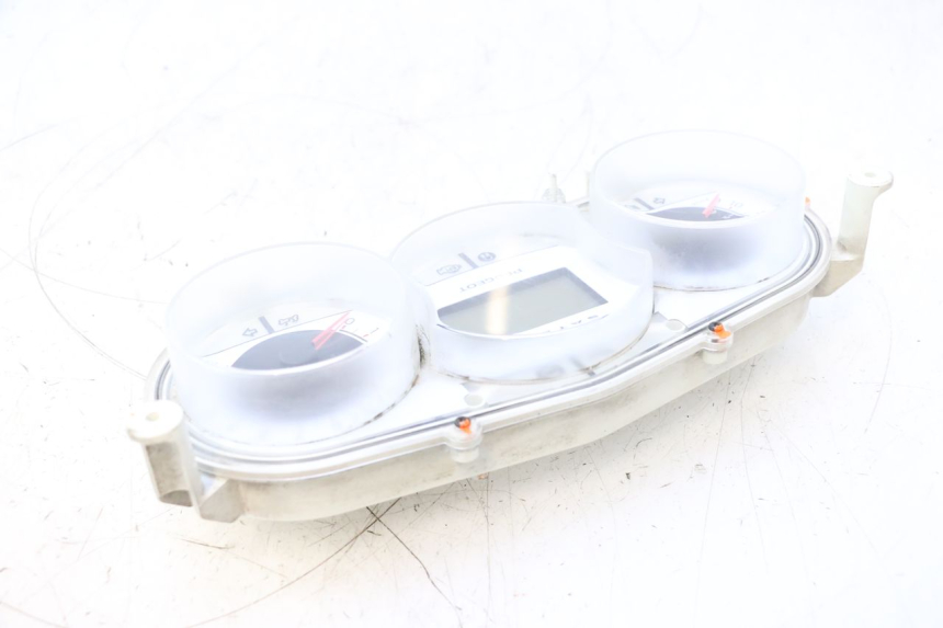 photo de CUENTA KILÓMETROS PEUGEOT SATELIS 125 (2006 - 2009) - Detalle de la pieza