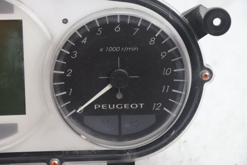 photo de VELOCIMETRO PEUGEOT SATELIS 125 (2013 - 2018) - Primer plano técnico
