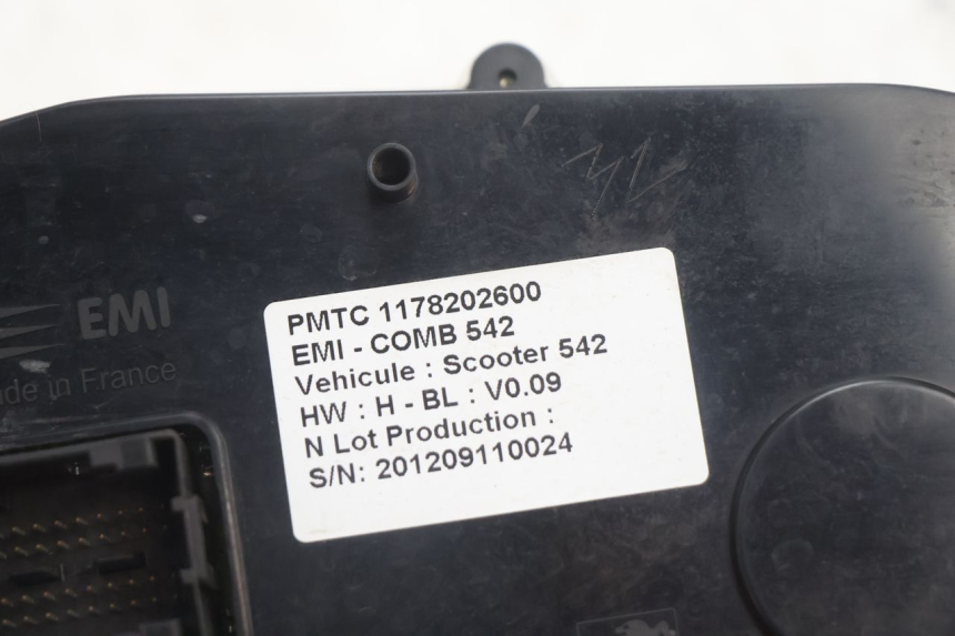 photo de VELOCIMETRO PEUGEOT SATELIS 125 (2013 - 2018) - Primer plano de alta resolución