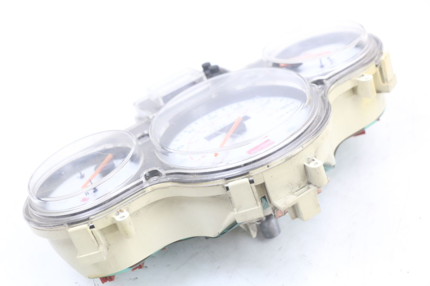 photo de VELOCIMETRO APRILIA SCARABEO GT 125 (1999 - 2007) - Estado de la superficie y material