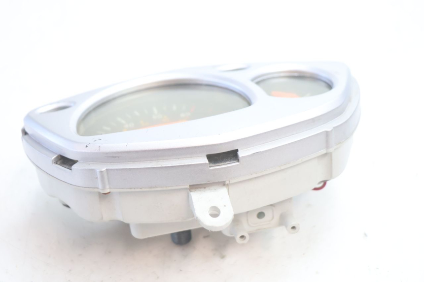 photo de VELOCIMETRO FYM SCOOTERONE 125 (2006 - 2008) - Primer plano técnico