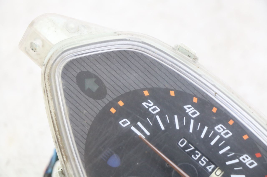 photo de CUENTA KILÓMETROS HONDA SCV LEAD 100 (2003 - 2007) - Zoom estado de uso