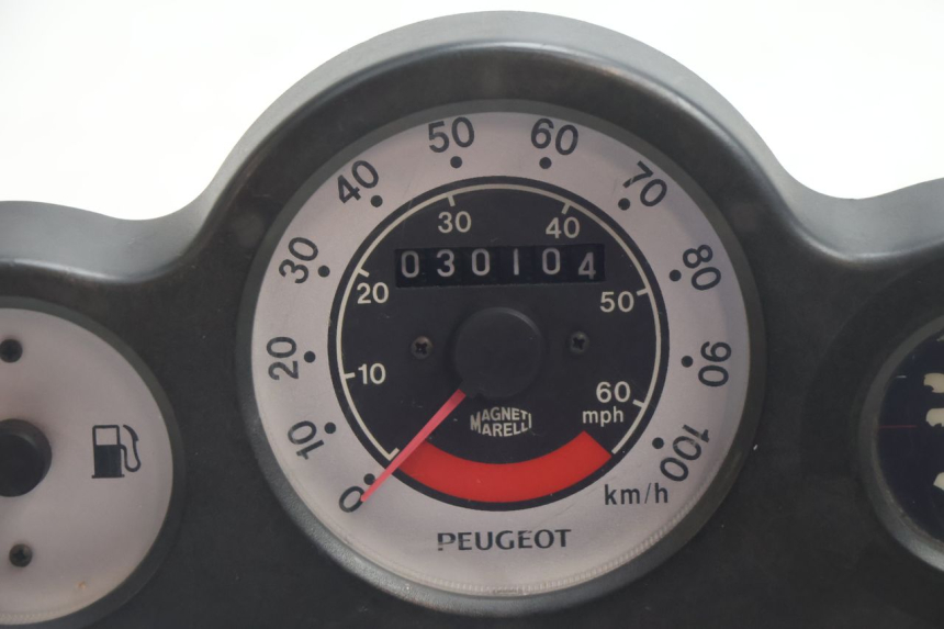 photo de VELOCIMETRO PEUGEOT SPEEDFIGHT 2 AC 50 (2000 - 2009) - Zoom estado de uso