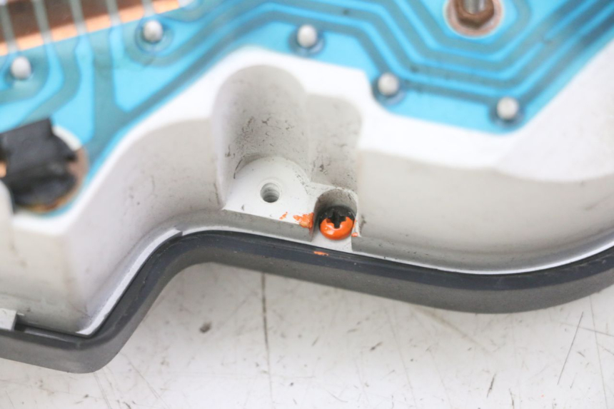 photo de VELOCIMETRO PEUGEOT SPEEDFIGHT 2 LC 50 (2000 - 2009) - Detalles de los puntos de fijación