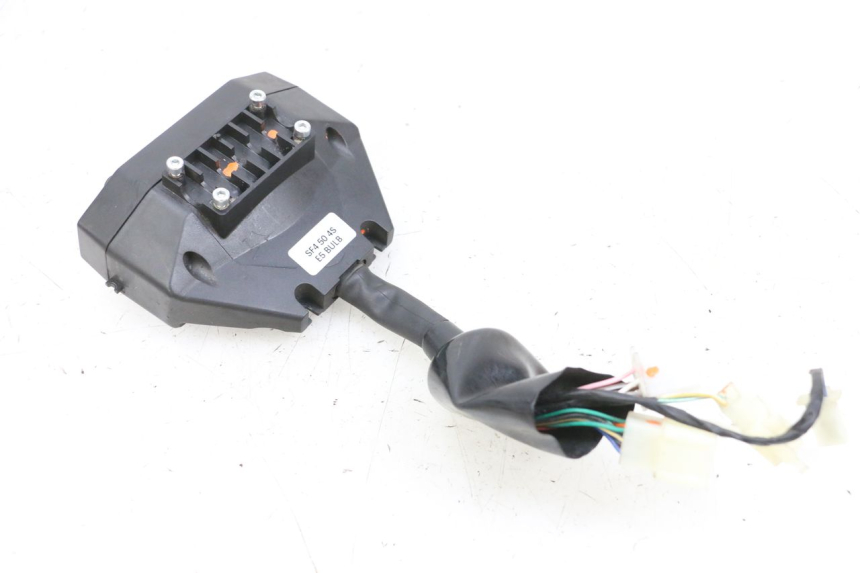 photo de VELOCIMETRO PEUGEOT SPEEDFIGHT 4 4T EFI 50 (2021 - 2025) - Estado de la superficie y material