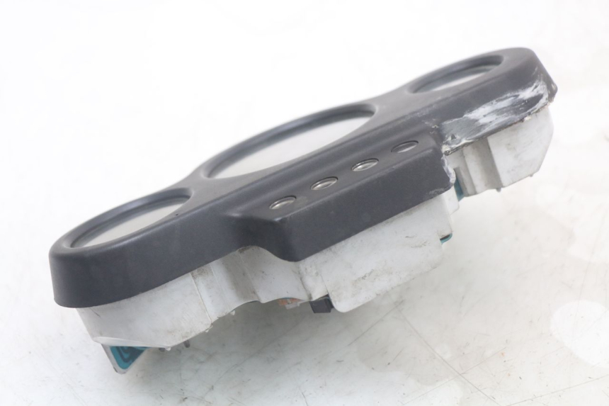 photo de CUENTA KILÓMETROS PEUGEOT SPEEDFIGHT 100 (1997 - 2007) - Detalles de los puntos de fijación