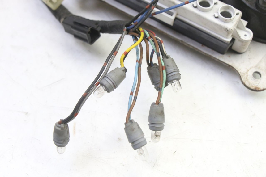 photo de VELOCIMETRO TRIUMPH SPRINT 900 (1995 - 1998) - Otra vista del artículo