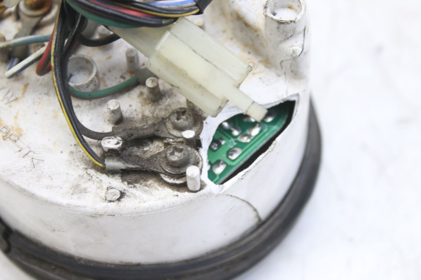 photo de CUENTA KILÓMETROS TRIUMPH SPRINT ST 955 (1999 - 2001) - Otra perspectiva