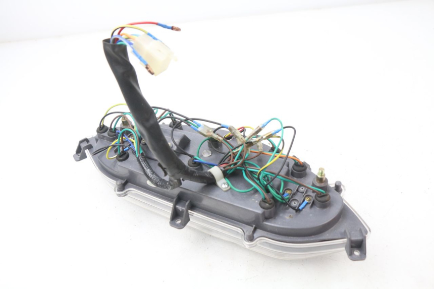 photo de VELOCIMETRO RAZZO STEED 125 (2012 - 2018) - Detalles de los puntos de fijación