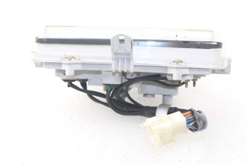 photo de VELOCIMETRO FYM STRADA 50 (2007 - 2014) - Detalles de los puntos de fijación