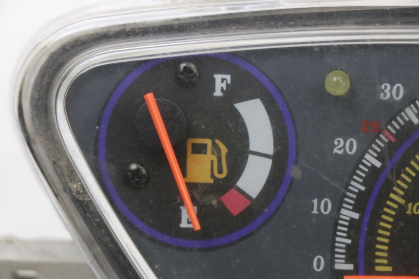 photo de Cuentakilómetros VASTRO STREET X 4T 50 (2016 - 2021) - Detalle de la pieza