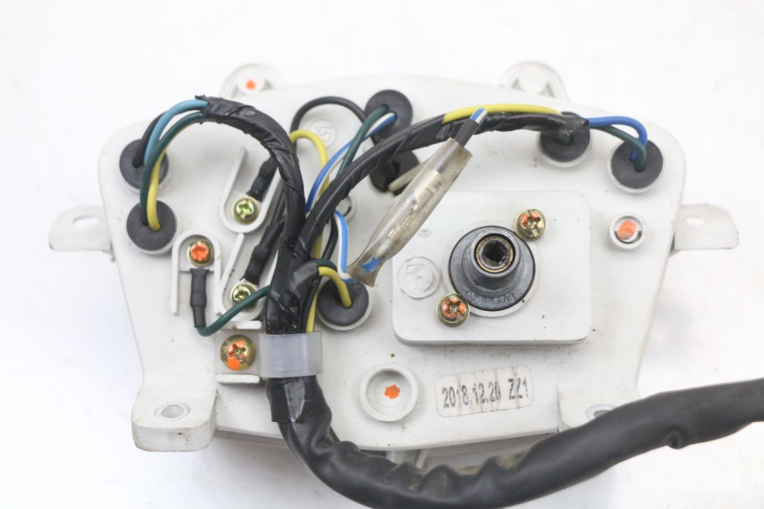 photo de VELOCIMETRO PEUGEOT STREETZONE I 2T 50 (2018 - 2020) - Estado de la superficie y material