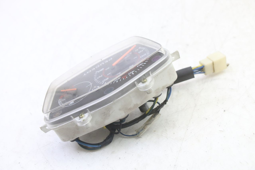 photo de VELOCIMETRO PEUGEOT STREETZONE I 2T 50 (2018 - 2020) - Primer plano técnico