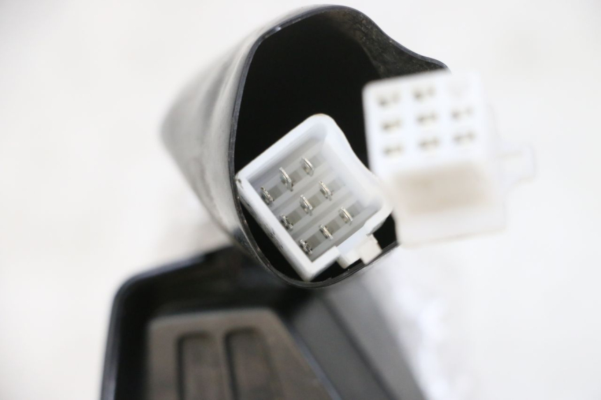 photo de VELOCIMETRO PEUGEOT STREETZONE I NAKED 2T 50 (2018 - 2020) - Zoom estado de uso