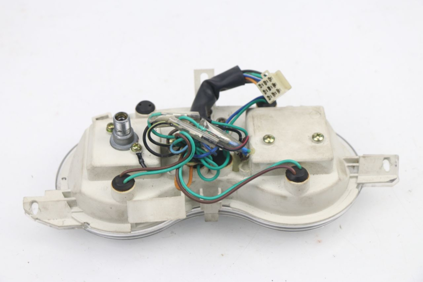 photo de VELOCIMETRO PEUGEOT SUM UP 125 (2008 - 2013) - Primer plano técnico