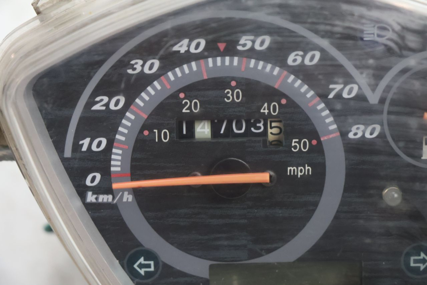 photo de VELOCIMETRO KYMCO SUPER 8 2T 50 (2007 - 2013) - Zoom estado de uso