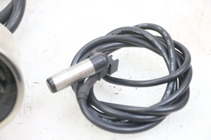 photo de CUENTA KILÓMETROS SUZUKI SV N 650 (1999 - 2002) - Primer plano de alta resolución