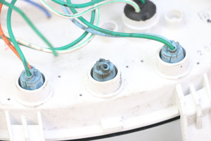 photo de VELOCIMETRO SYM FIDDLE 3 III 50 (2014 - 2020) - Detalles de los puntos de fijación