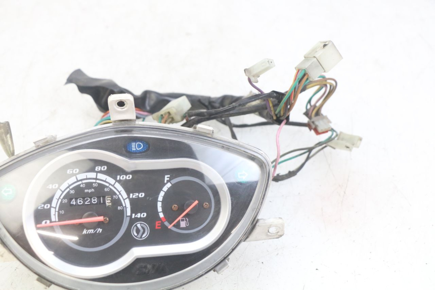 photo de CUENTA KILÓMETROS SYM SYMPHONY 125 (2009 - 2015) - Zoom sobre los componentes