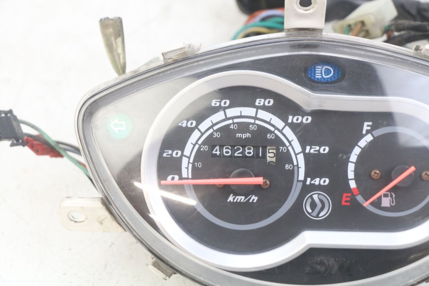 photo de CUENTA KILÓMETROS SYM SYMPHONY 125 (2009 - 2015) - Primer plano de alta resolución