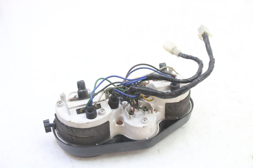 photo de VELOCIMETRO YAMAHA TDR DELTABOX 125 (1997 - 2003) - Detalles de los puntos de fijación