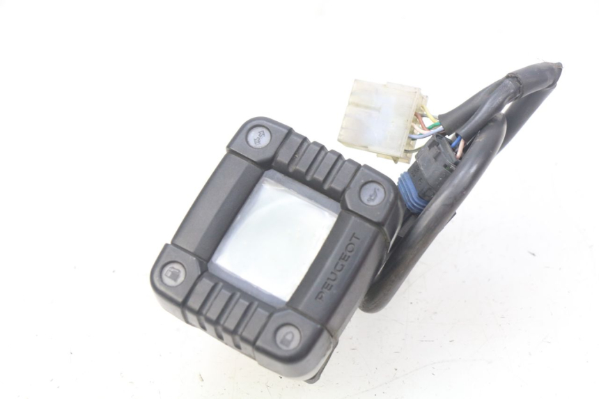 photo de CUENTA KILÓMETROS PEUGEOT TKR TREKKER FURIOUS 50 (2005 - 2014) - Primer plano técnico