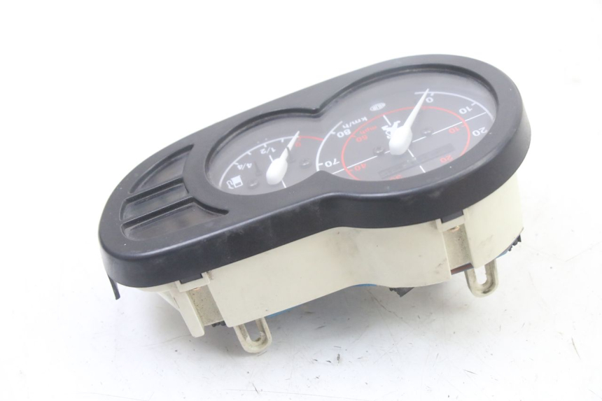 photo de VELOCIMETRO PEUGEOT TREKKER TKR 50 (2005 - 2014) - Primer plano técnico