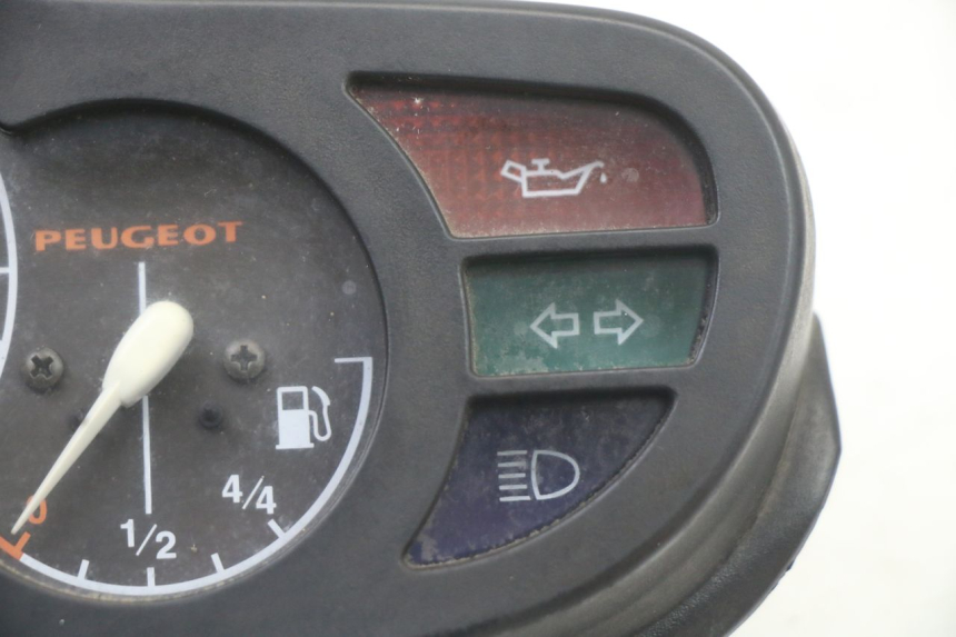 photo de VELOCIMETRO PEUGEOT TREKKER TKR 50 (2005 - 2014) - Otra perspectiva